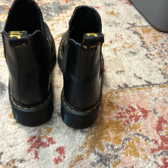 Dr. Martens Platform Chelsea Boot - Picture 4 of 7